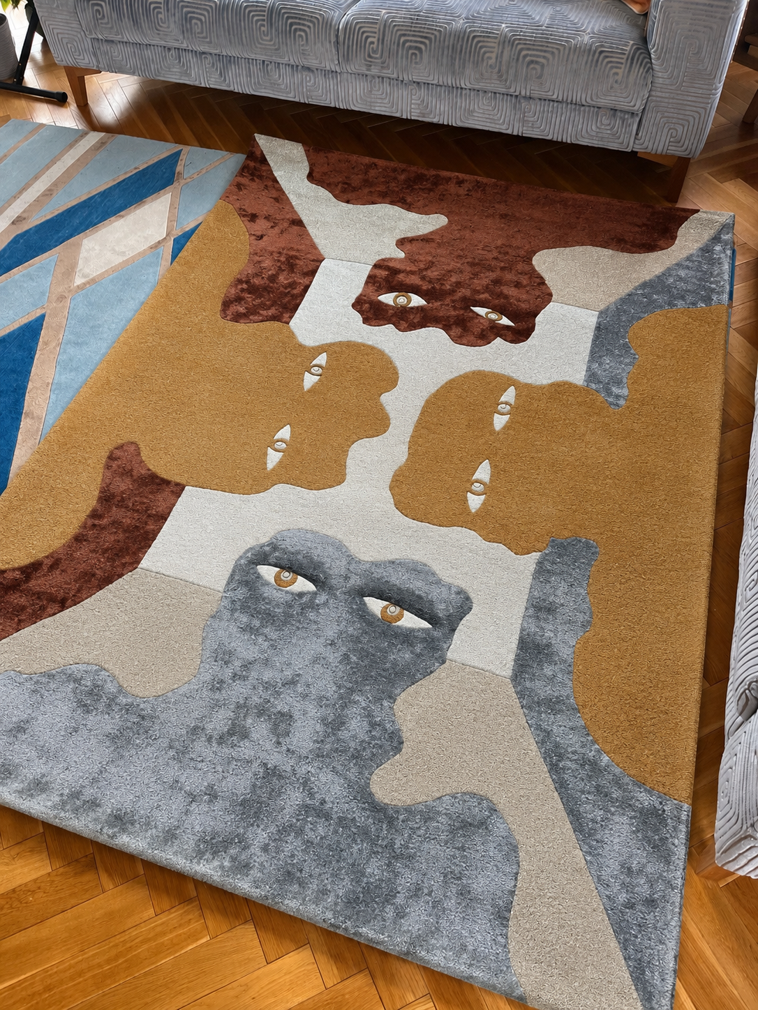 IN STOCK: ARRAK "VIEWERS" (1970) IN BEIGE-TERRACOTA HUES RUG